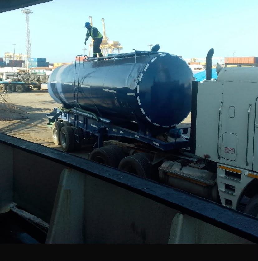 Water tank on board a vessel